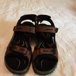 Ecco size 38 hiking sandals